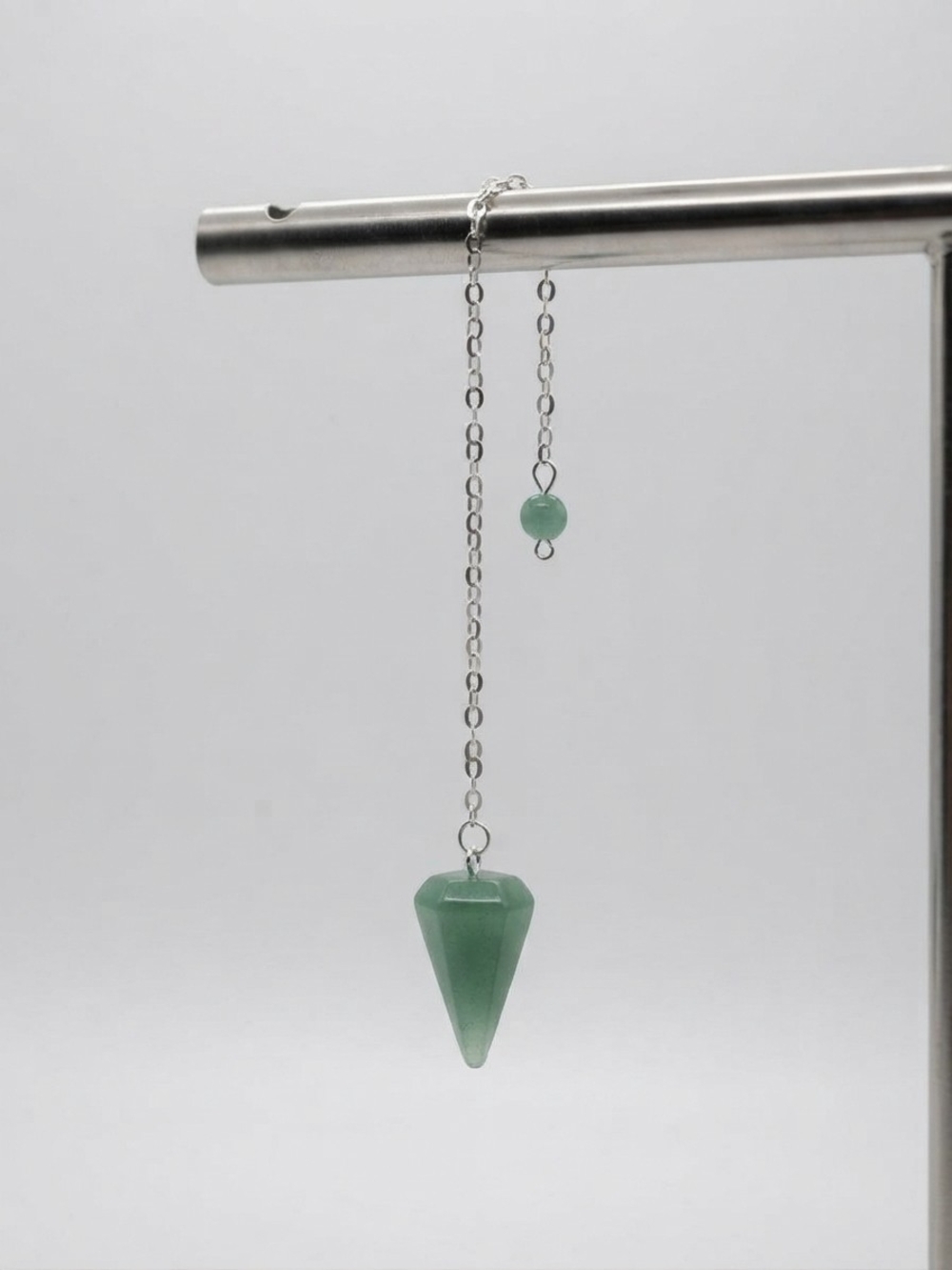 NWT Green Aventurine Crystal Pendulum Dowsing Scrying Divination Tool (0439)